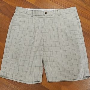Men's Greg Norman golf shorts size 36 waist